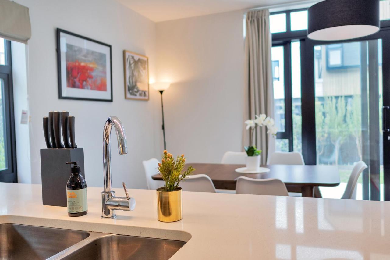 Blissful Breeze Townhouse With Parking And Patio Villa Auckland Exterior foto